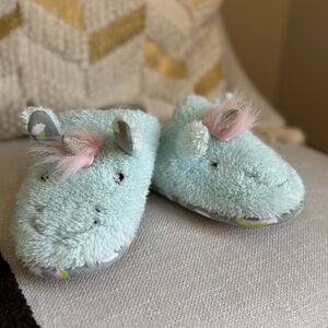Unicorn Slippers Women's SIZE M (7-8)